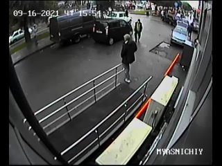 video в красноярске мужчина домогался до 18 летней девушки в автобусе sex