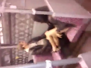 video пьяная молодые раздевается в метро sex