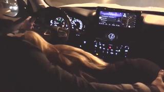 video по пути в отель жена сосет парню в машине а я снимаю cuckold sexwife sex