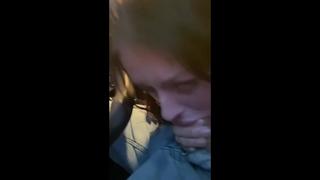 video школьница после уроков под партой отсасывает школьнику быстро кончил в ротик sex