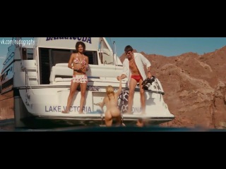 video сиськи и попка райли стил riley steele после купания в фильме пираньи 3d piranha 3d 2010 sex