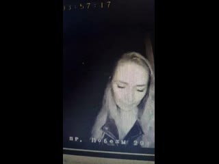 video в челябинске агрессивный маньяк избивший девушку в подъезде попал на камеру видеонаблюдения sex