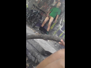 video хохлушки пробили по яйцам герою ато за деньги sex