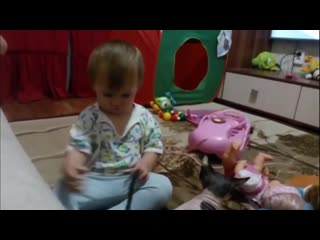 video дочка специально плачет чтобы кошка прибегала успокаивать её sex
