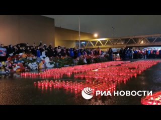 video в москве почтили память тех кто погиб во время теракта в концертном комплексе 22 марта 2024 года бесконечный клин sex
