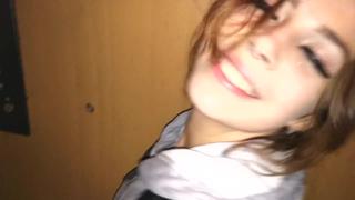 video трахнул русскую девушку в подъезде многоэтажки sex