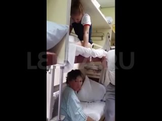 video пьяный тренер по гимнастике молодые заставила подопечную сесть на шпагат на верхней полке поезда sex