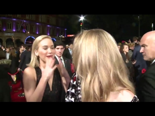 video дженнифер лоуренс jennifer lawrence поцеловала натали дормер natalie dormer голая нет поцелуи лесбиянки sex
