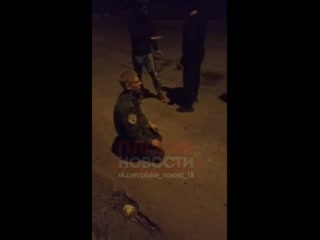 video в красноярске азербайджанец поставил на колени парня в казачьей форме и заставил извиниться sex