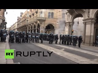 video в итальянском городе турин митинг протеста против политики ультраправой организации лига севера обернулся sex