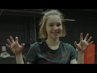 video эмма майерс за кадром уэнсдэй sex