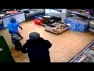 video жительница янао сорвала зло на сыне не сумев снять наличные с карты sex