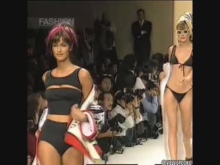 video карла бруни клаудия шиффер синди кроуфорд хелена кристенсен наоми кемпбелл и др на показе пляжной коллекции шанель sex