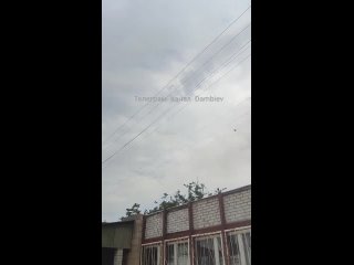 video местный житель осуществляет визуальный контроль пролета герани к намеченной цели над львовской областью t sex