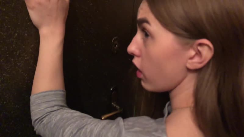 video трахнул девушку на первом свидании в подъезде она была не против sex