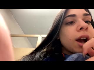 video молодая девица мастурбирует и снимает происходящие classic sex massage teen russian porno порномолодые anal sex