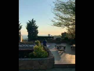 video 为了留住公司的股东们社长送出了自己最得意的美女秘书作为他们的内射玩物一个小穴插入两根鸡巴 vid 24060405 010414 013 mp4 sex