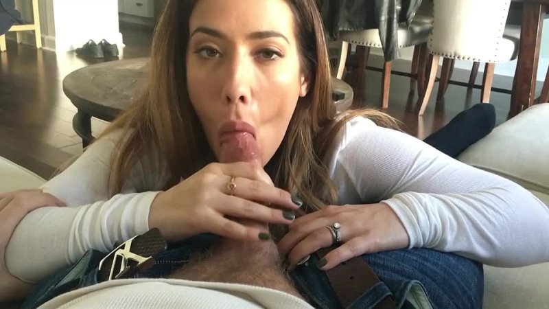 video красотка высосала и проглотила всю сперму sex