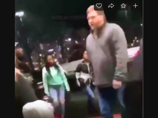video буллинг в usa бешенные женщины гиены напали на увальня sex