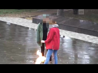 video школьницы плюют в вечный огонь sex