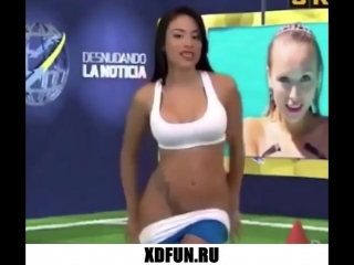 video да ладно в прямом эфире сняла шорты голая ведущая показала киску всем sex