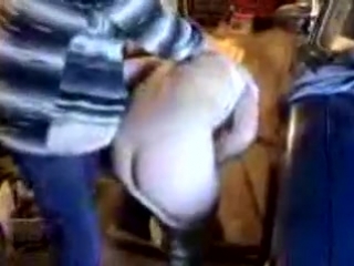 video пьяную шалаву снимают в гараже sex