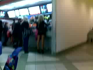video блондинка голый зад в макдональдсе sex