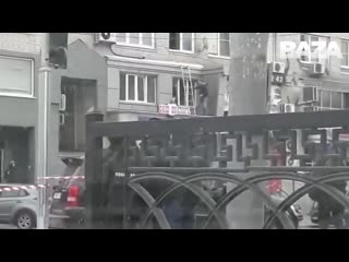 video в центре ростова фсб берет штурмом квартиру где следователь взял в заложники свою жену sex