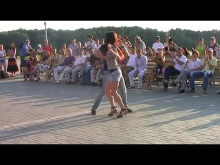 video учитесь дырки как надо танцевать а не показывать свои ущербные трусы в клубах чтобы вас напоили бесплатно и sex