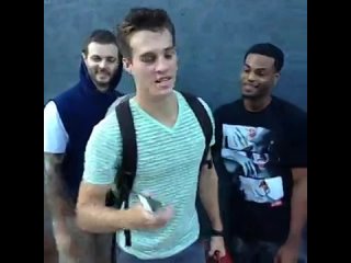 video когда попросил незнакомца сфотографировать вас curtis lepore sex