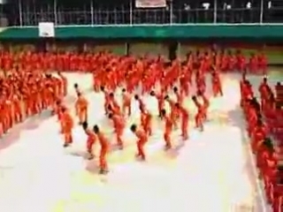video 1500 филиппинских заключённых танцуют thriller sex