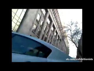 video парень эксгибиционист дрочит член перед автоледи кончает sex