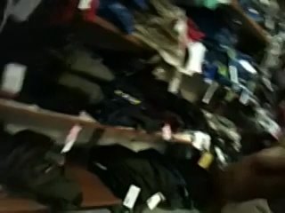 video эксгибиционист дрочит и кончает на девушку в магазине одежды sex