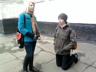 video поставила на колени femdom фемдом женское доминирование матриархат госпожа раб драка казнь sex