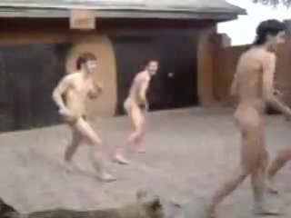 video голые парни играют в футбол sex