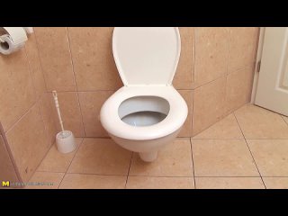 video mature toilet sluts поход в туалет для рыжей сучки закончился жёстким поревом sex