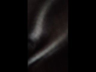 video школоло залез под юбку одноклассницы на уроке sex