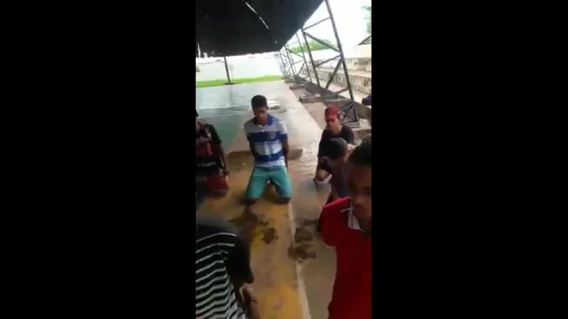 video diretora de escola chama os traficantes invés da polícia sex
