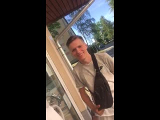 video моя сестра с друзьями ждали возле парикмахерской хахаха sex