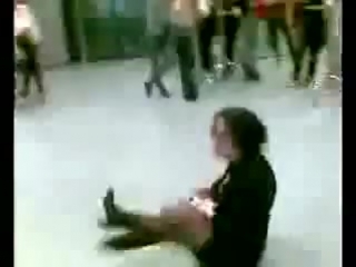 video пьяная девушка на корпоративе либо она под молодые sex