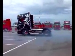 video drift con un camion scania sex