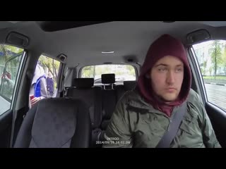video девушка переодевается в машине sex