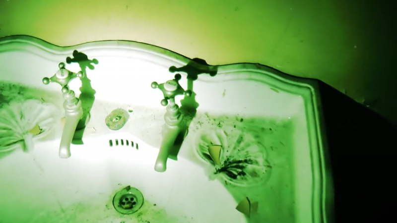 video снял призрака в заброшенном дворце во франции captured ghost in abandoned mansion in france sex