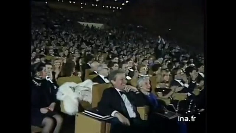 video charlotte gainsbourg на церемонии cesar 1986 получает приз подающая надежды актриса sex