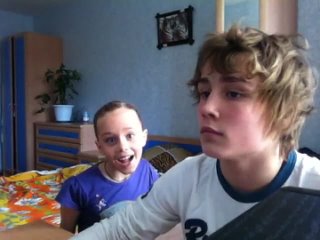 video брат с сестрой развлекаются пока дома родителей нет sex