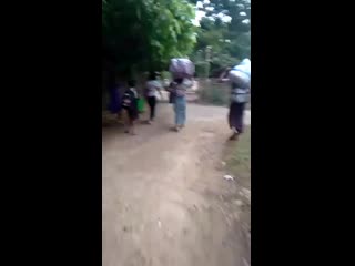 video ငပည မပၿမ႕နယ ရသရကရယခင ရ႐လ source mp4 sex
