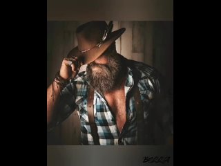 video красивый брутальный бородатый дровосек sex