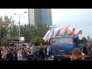 video батальон ополченцев восток отправляется на помощь маруиполю прямо с парада победы в донецке 9 мая 2014 sex
