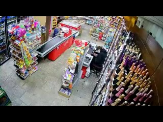 video в челябинской области мужчина облил витрину продуктового магазина горючей жидкостью и поджёг sex