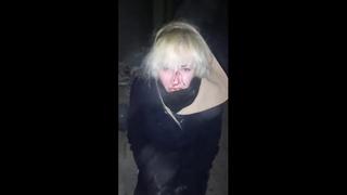video закладчицу пиздят и раздевают начало sex